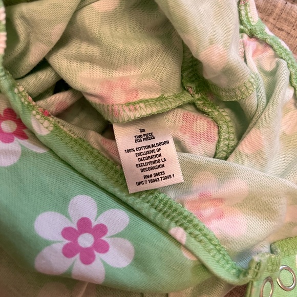 Carter’s 3 month girls outfit - Picture 6 of 8